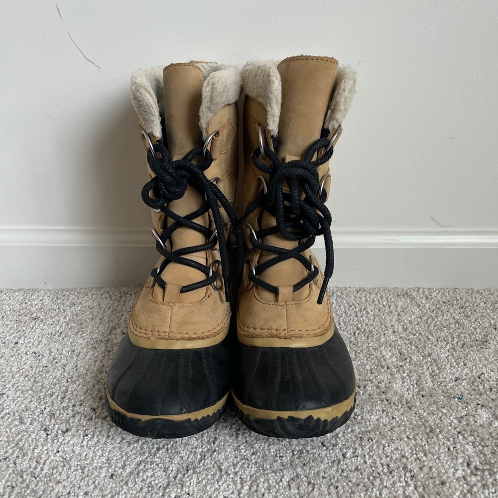 Sorel Caribou Slim, Curry/ Black, Size 7